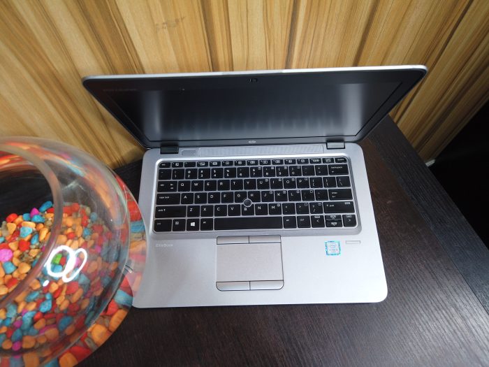 HP EliteBook 820 G3